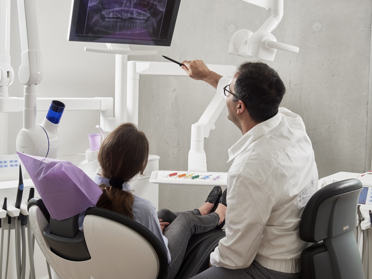 How to Become a Dental Assistant