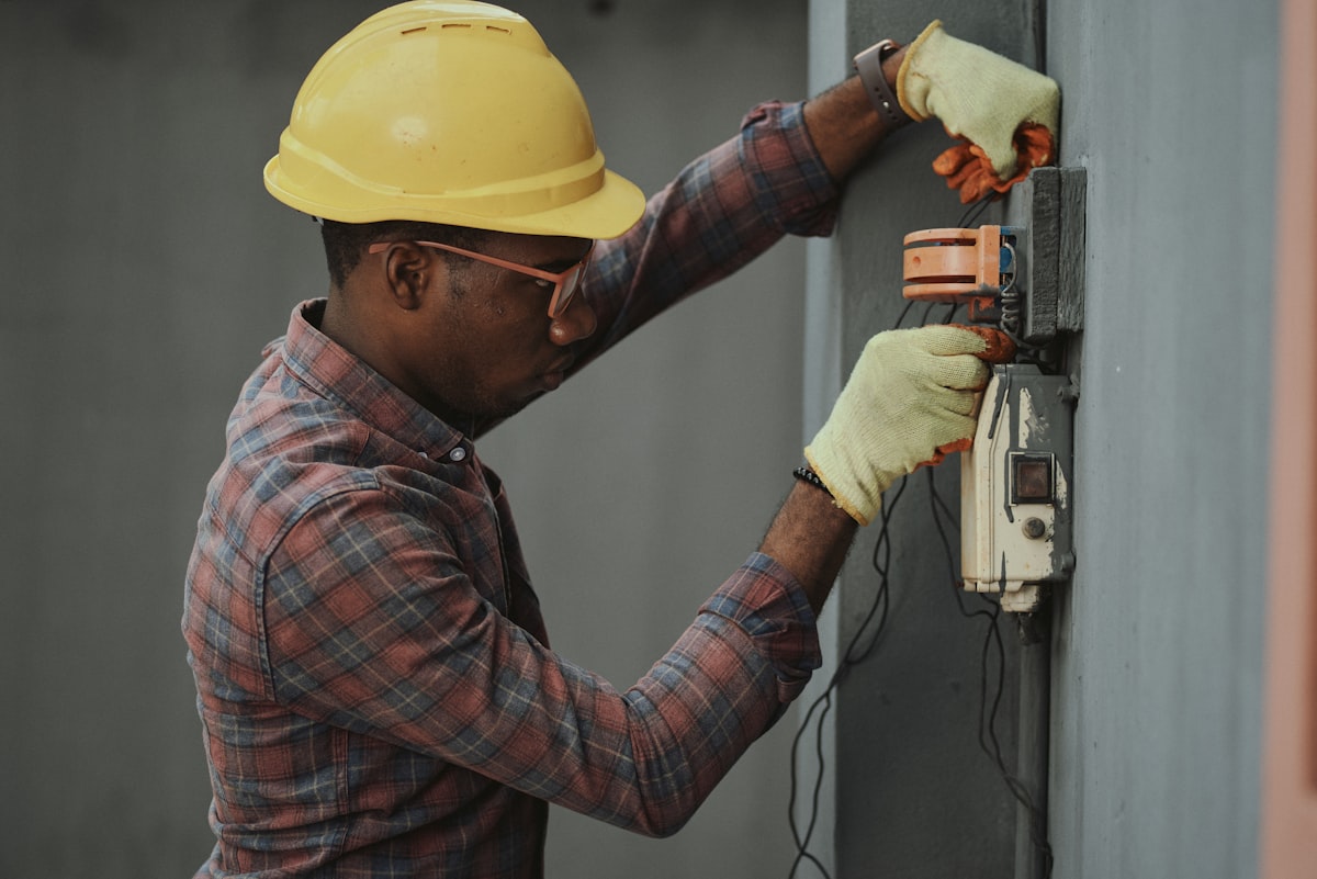 How to Become an Electrician
